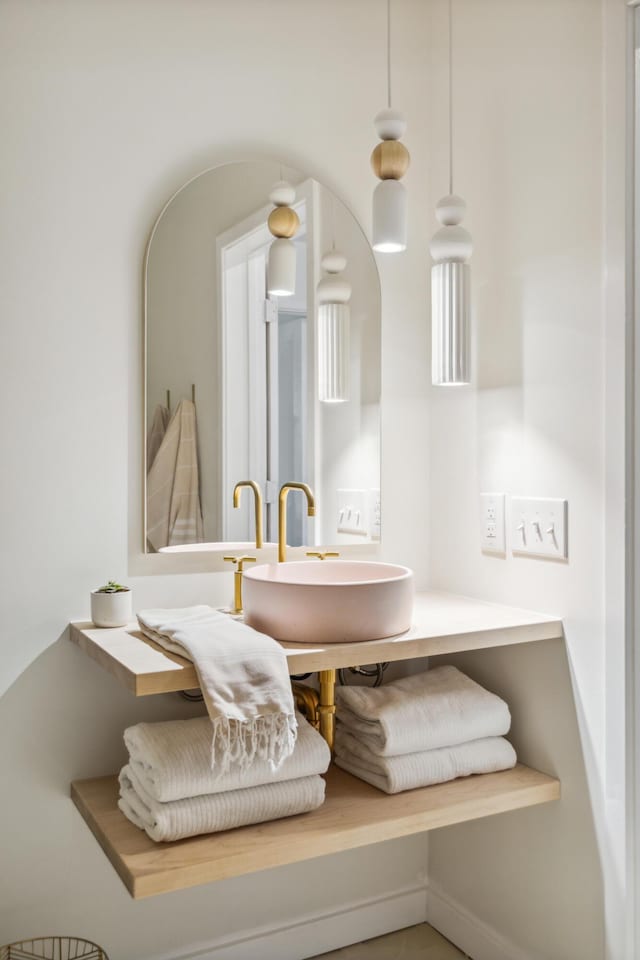 1815 Long Bend Dr, Seabrook Island, SC 29455 - detailed view of a sink and arched walkways