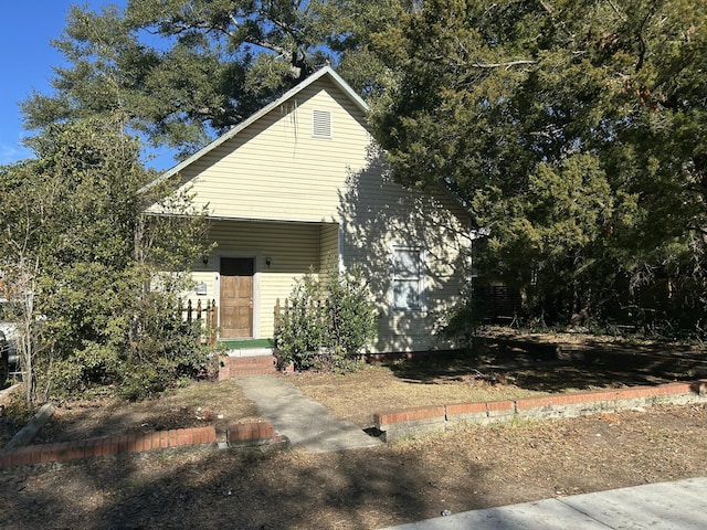 view of front of property