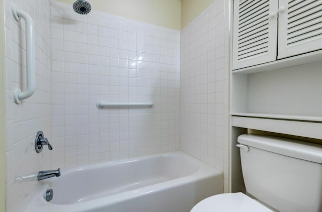 6280 Rolling Fork Rd Unit 302, North Charleston, SC 29406 - full bathroom with washtub / shower combination