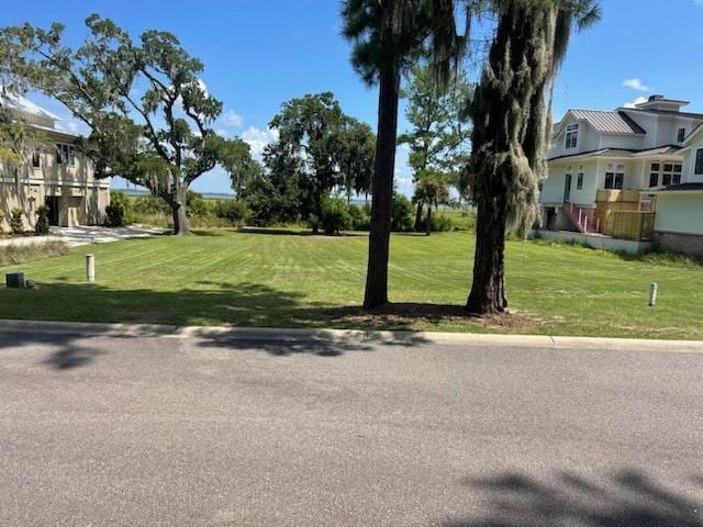 Listing photo 3 for 10 The Horseshoe, Ladys Island SC 29907