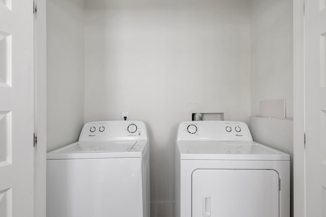 170 Spring St, Charleston, SC 29403 - laundry room featuring washer and clothes dryer