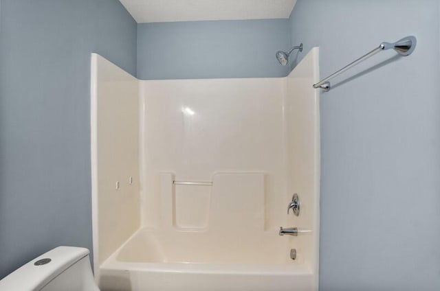 426 Colony Dr, Ridgeland, SC 29936 - bathroom featuring shower / tub combination and toilet