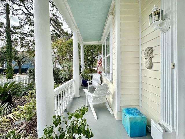 balcony featuring covered porch