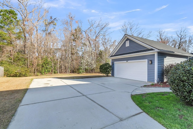 view of detached garage