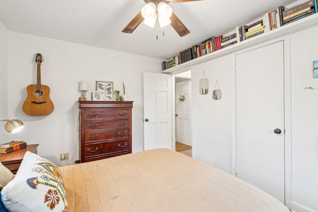 bedroom featuring ceiling fan