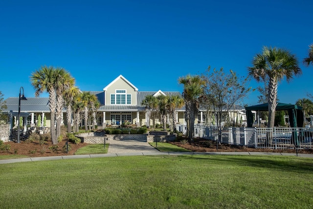 view of front of house featuring a front lawn and a porch