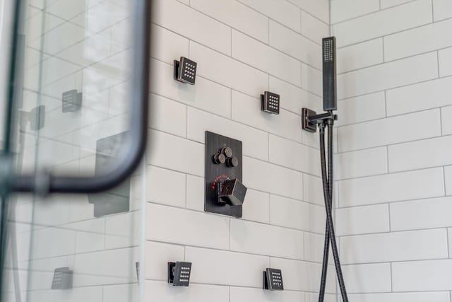 334 Mossy Oak Way, Mount Pleasant, SC 29464 - bathroom view of tiled shower