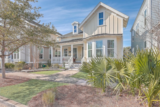 view of front facade featuring covered porch