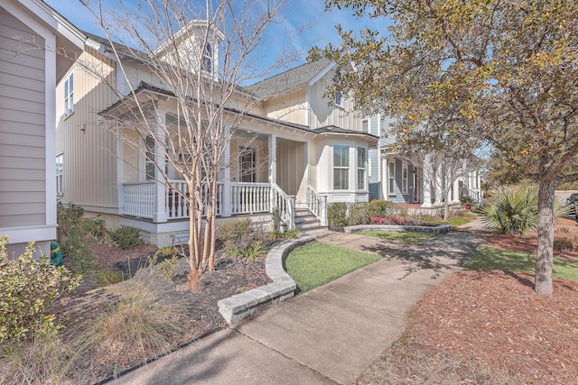 view of front of property featuring a porch