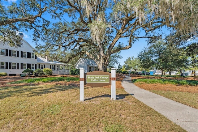 exterior space with a lawn