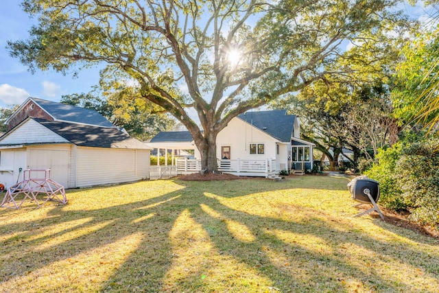 view of yard featuring fence