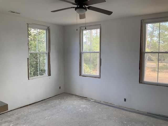 unfurnished room featuring ceiling fan