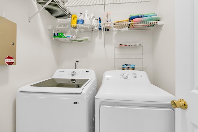 3257 Heathland Way, Mount Pleasant, SC 29466 - laundry area featuring washer and dryer