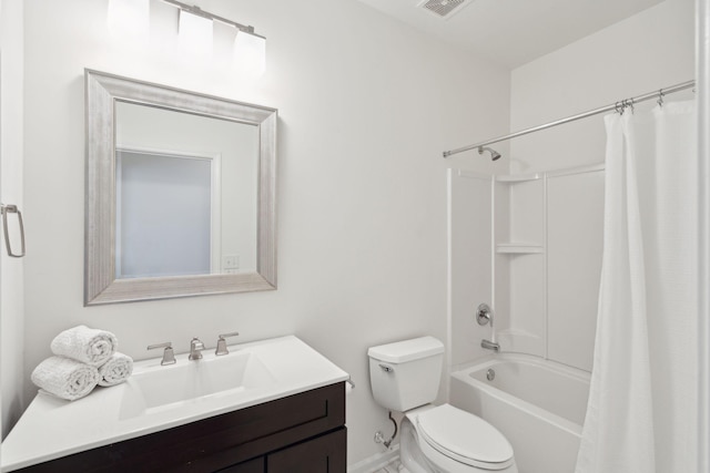 full bath with toilet, vanity, shower / tub combo with curtain, and baseboards