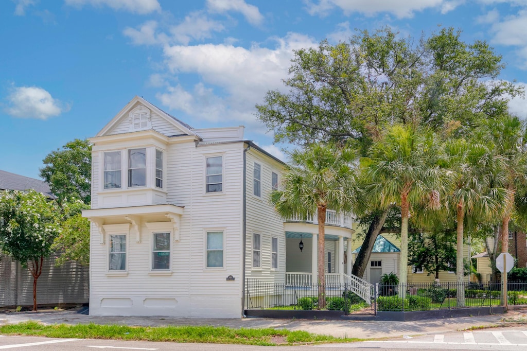 view of front of property with covered porch