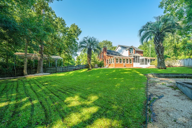 view of yard featuring a pergola