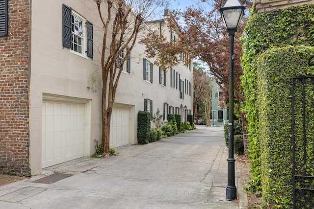 2 Bedons Aly, Charleston, SC 29401 - exterior space with street lights