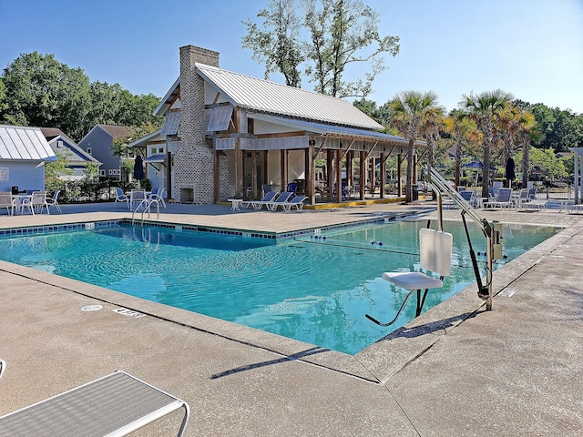 1173 Triple Crown Ct, Mount Pleasant, SC 29429 - community pool with a patio