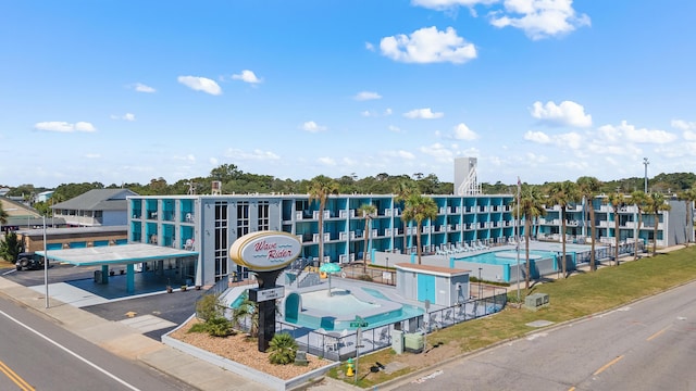 view of swimming pool