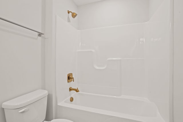 full bath featuring toilet and shower / tub combination