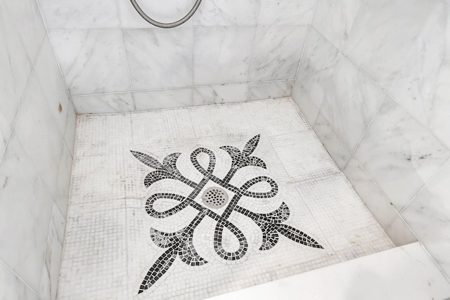 interior details with tiled shower