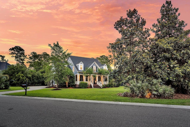 2720 Oak Manor Dr, Mount Pleasant, SC 29466 - cape cod-style house featuring a front lawn
