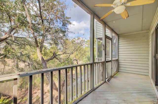 balcony featuring ceiling fan