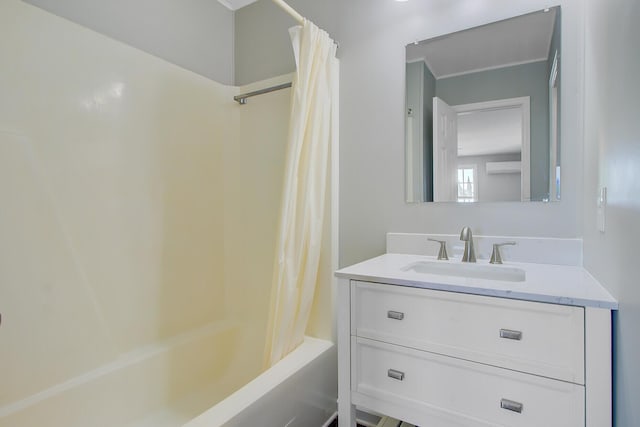 259 E Bay St Unit 7C, Charleston, SC 29401 - full bath featuring shower / tub combo with curtain and vanity