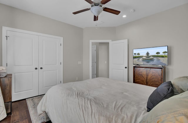 bedroom featuring dark wood-style floors, recessed lighting, a closet, and ceiling fan