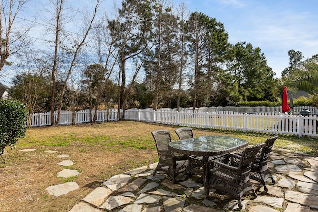 view of yard with a patio