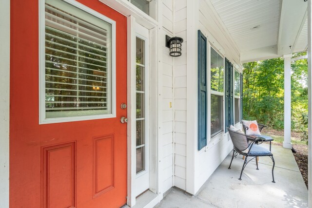 property entrance with a porch