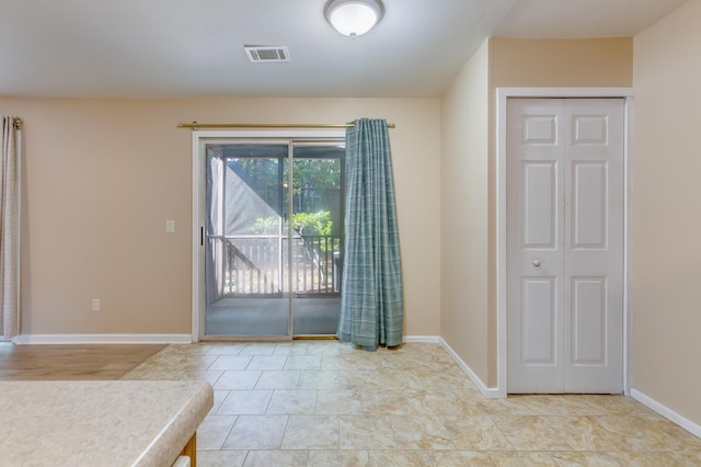7945 Parklane Ct Unit C, North Charleston, SC 29418 - entryway with baseboards