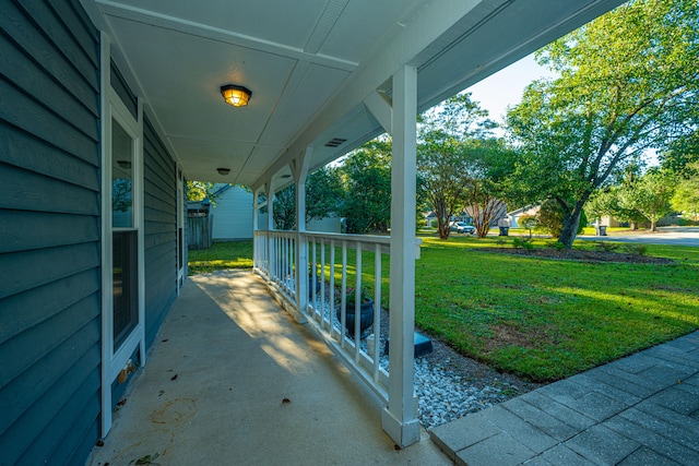 view of patio / terrace with covered porch