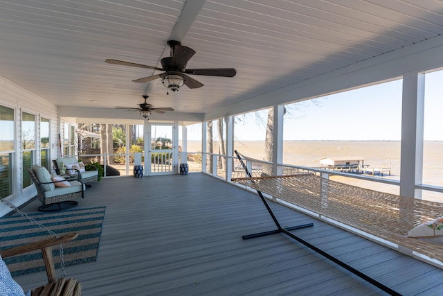 deck with ceiling fan