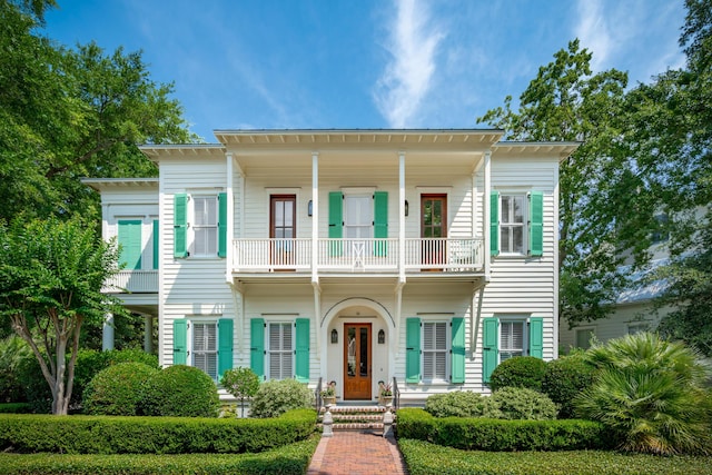 28 Robert Mills Cir, Mount Pleasant, SC 29464 - view of front of home with a balcony