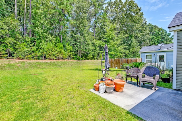 view of yard with a patio area