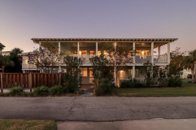 view of front of property