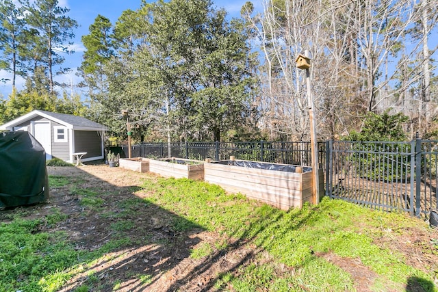 view of yard featuring a storage shed