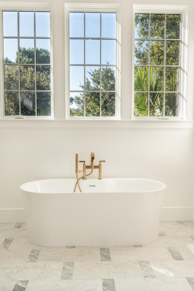 515 Claret Way, Kiawah Island, SC 29455 - full bath featuring baseboards and healthy amount of natural light