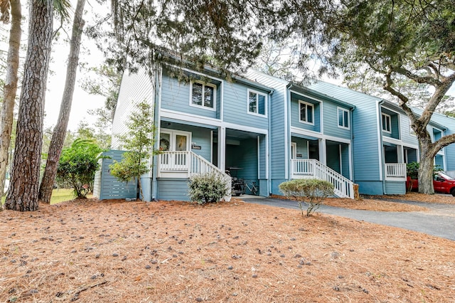 view of front of house with a porch