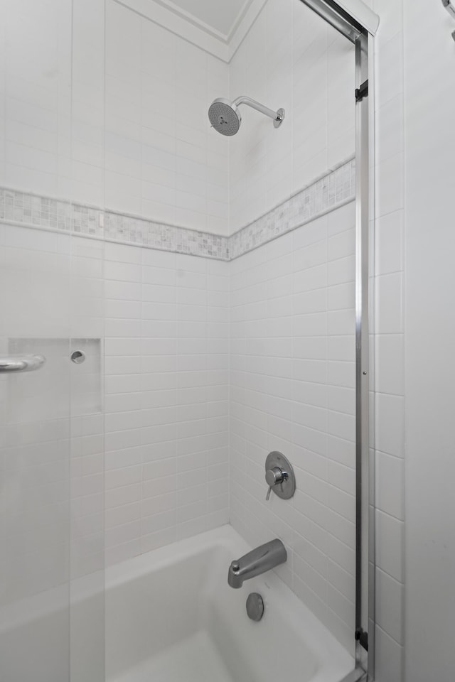 bathroom with shower / washtub combination