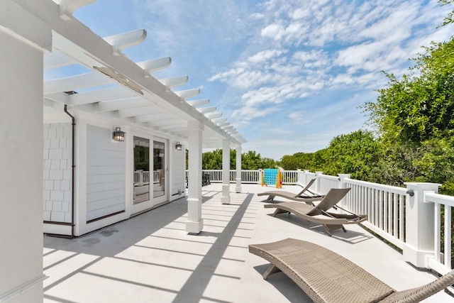 view of patio featuring a pergola