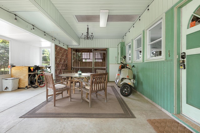 1549 N Avalon Cir, Charleston, SC 29407 - sunroom featuring a chandelier
