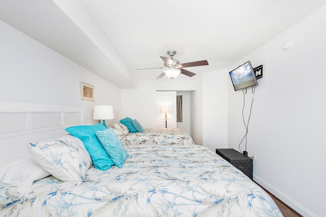 bedroom featuring ceiling fan