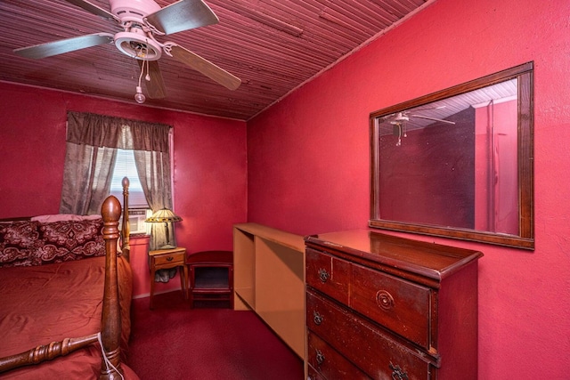 200 Fishburne St, Charleston, SC 29403 - carpeted bedroom featuring ceiling fan and a textured wall