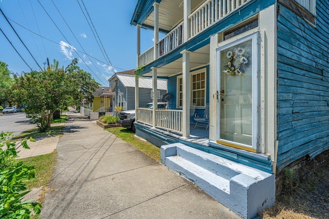 200 Fishburne St, Charleston, SC 29403 - entrance to property with covered porch and a balcony
