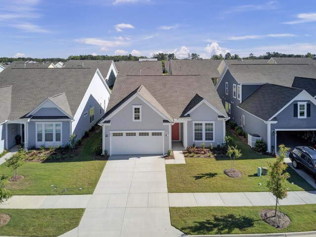 view of front of home featuring a front yard