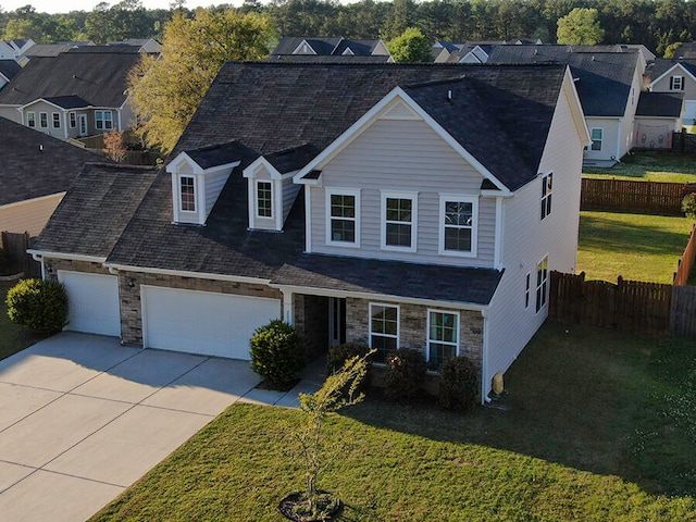 view of front facade with a front yard