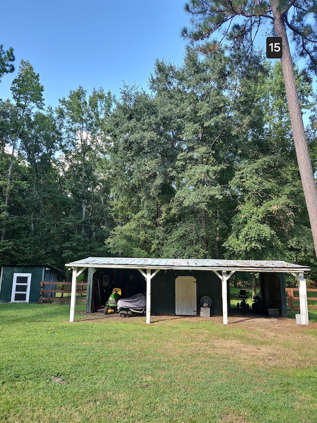 exterior space featuring a yard