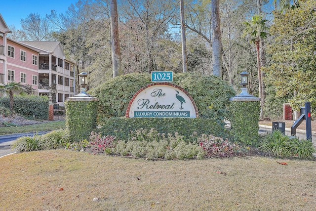 view of community / neighborhood sign